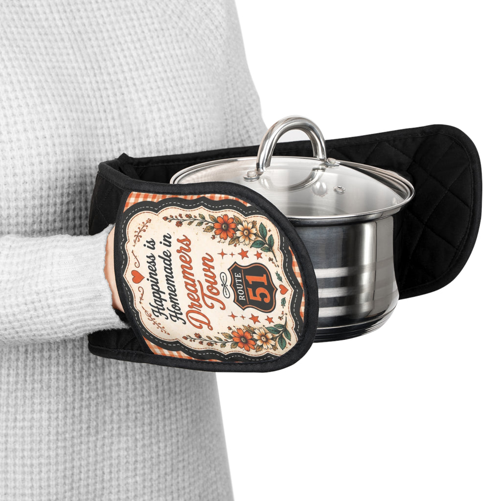Dreamers Town Oven Mitts